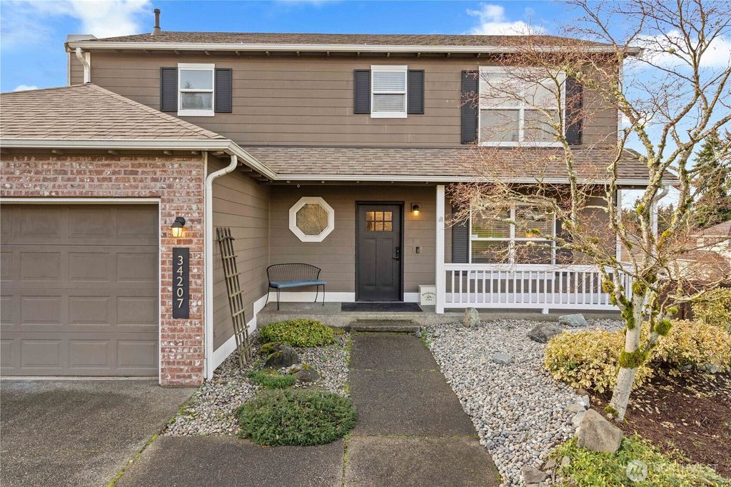 Photo of 34207 31st Avenue SW, Federal Way, WA 98023 (MLS # 2475564)