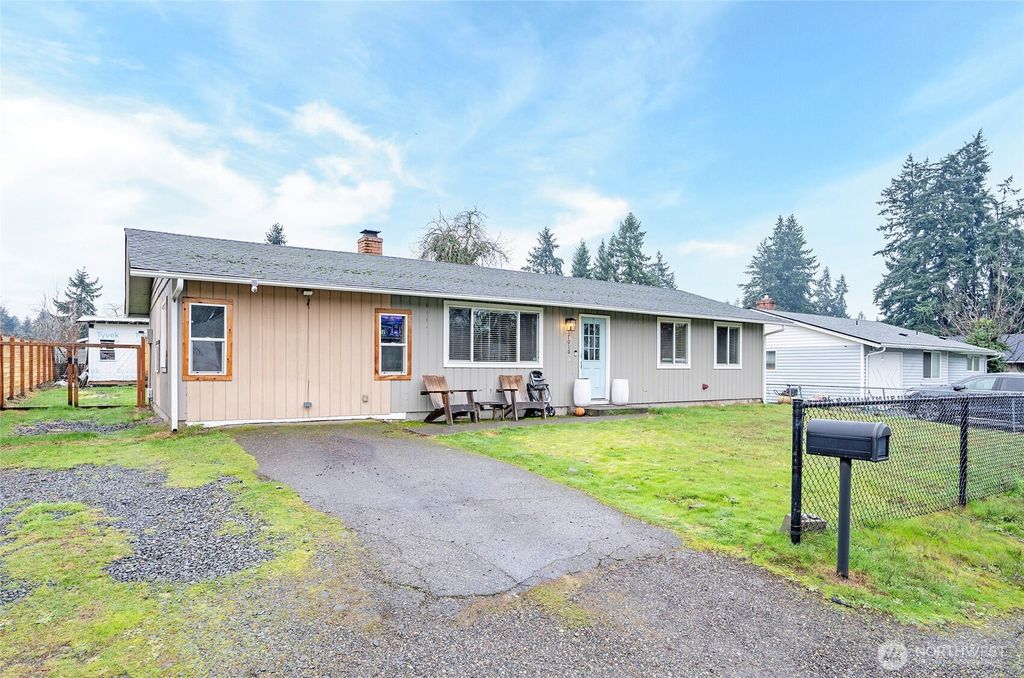 Photo of 17016 6th Avenue Ct E, Spanaway, WA 98387 (MLS # 2464851)