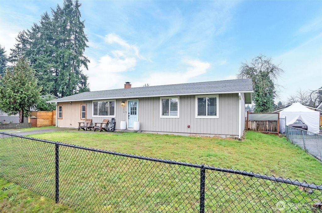 Photo of 17016 6th Avenue Ct E, Spanaway, WA 98387 (MLS # 2464851)
