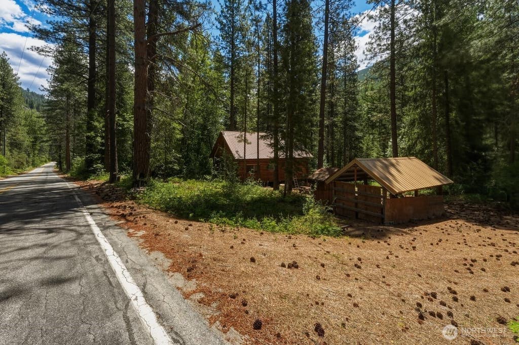 Photo of 18007 Entiat River Road, Entiat, WA 98822 (MLS # 2538511)