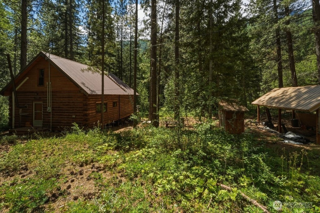 Photo of 18007 Entiat River Road, Entiat, WA 98822 (MLS # 2538511)