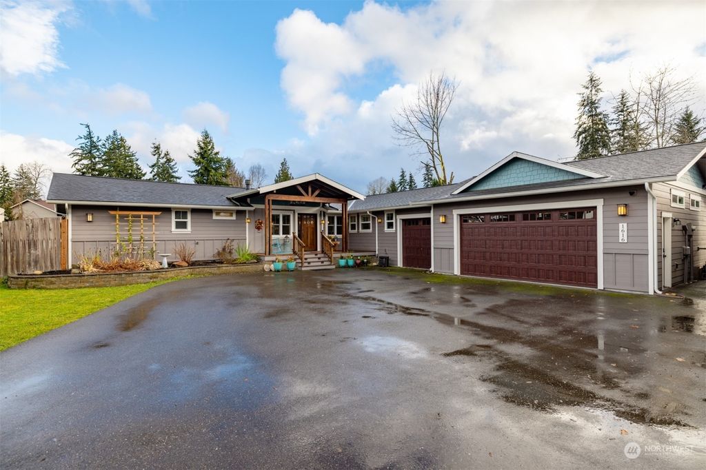 Photo of 1616 126th Street SE, Everett, WA 98208 (MLS # 2318581)