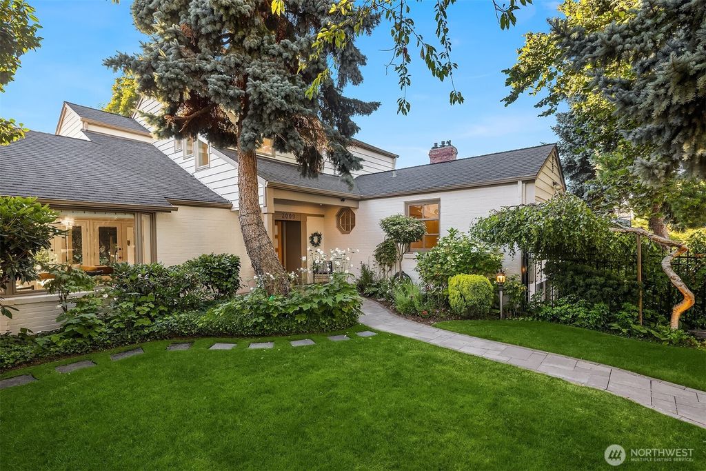 Photo of 2009 30th Avenue W, Seattle, WA 98199 (MLS # 2427428)