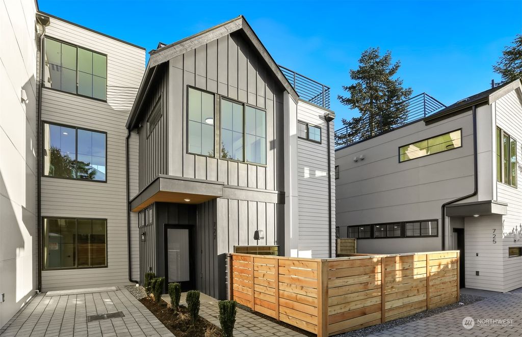 Photo of 727 B N 91st Street, Seattle, WA 98103 (MLS # 2315228)