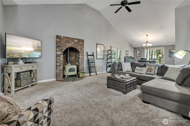 10015 Jimi Place SW