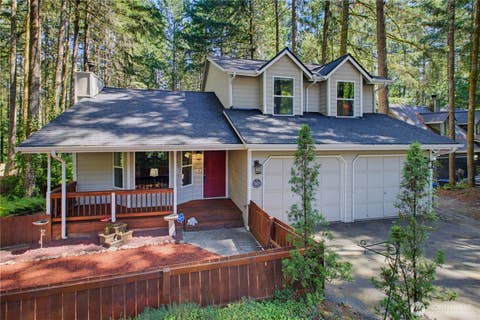 Photo of 10015 Jimi Place SW, Port Orchard, WA 98367 (MLS # 2567988)