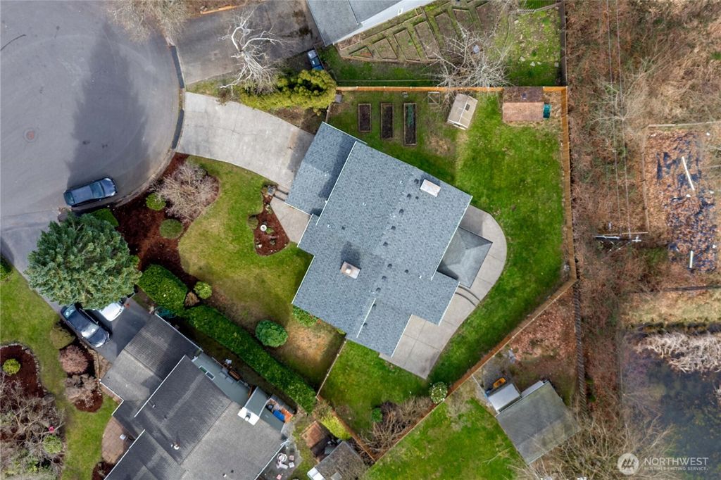 Photo of 14711 SE 274th Court, Kent, WA 98042 (MLS # 2489811)