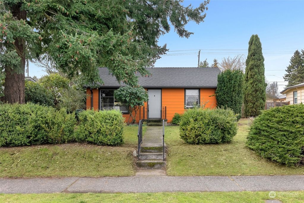 Photo of 8627 32nd Avenue SW, Seattle, WA 98126 (MLS # 2042848)
