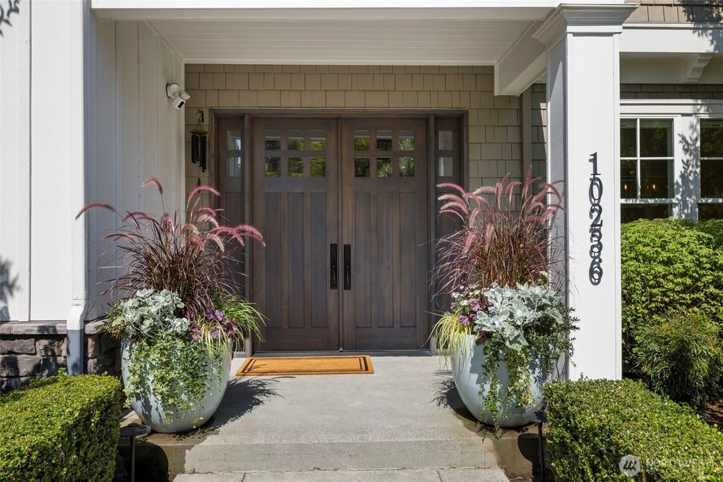 Photo of 10236 Kaylen Place SE, Bellevue, WA 98004 (MLS # 2410132)