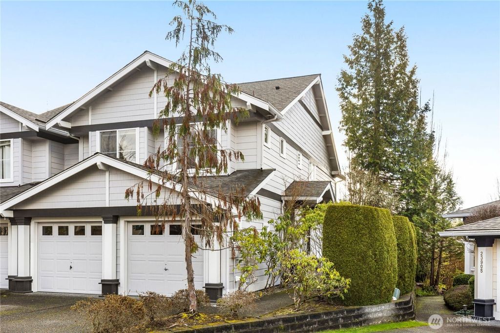 Photo of 23909 SE 7th Lane, Sammamish, WA 98074 (MLS # 2483673)