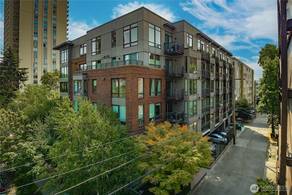Photo of 4547 8th Avenue NE #504, Seattle, WA 98105 (MLS # 2567706)