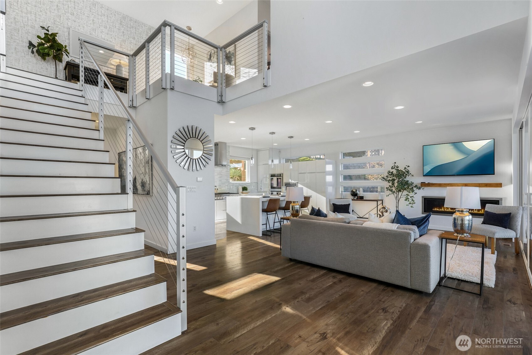 6720 Soundview Drive NE