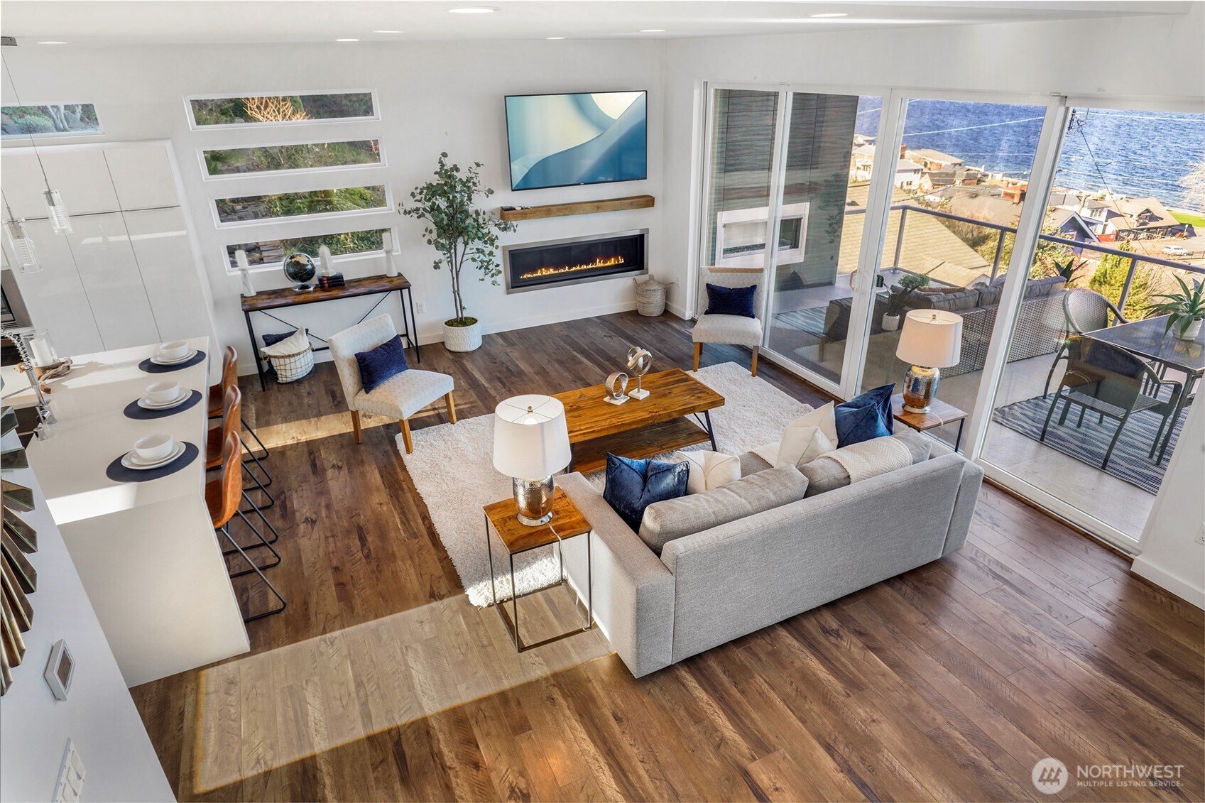 6720 Soundview Drive NE