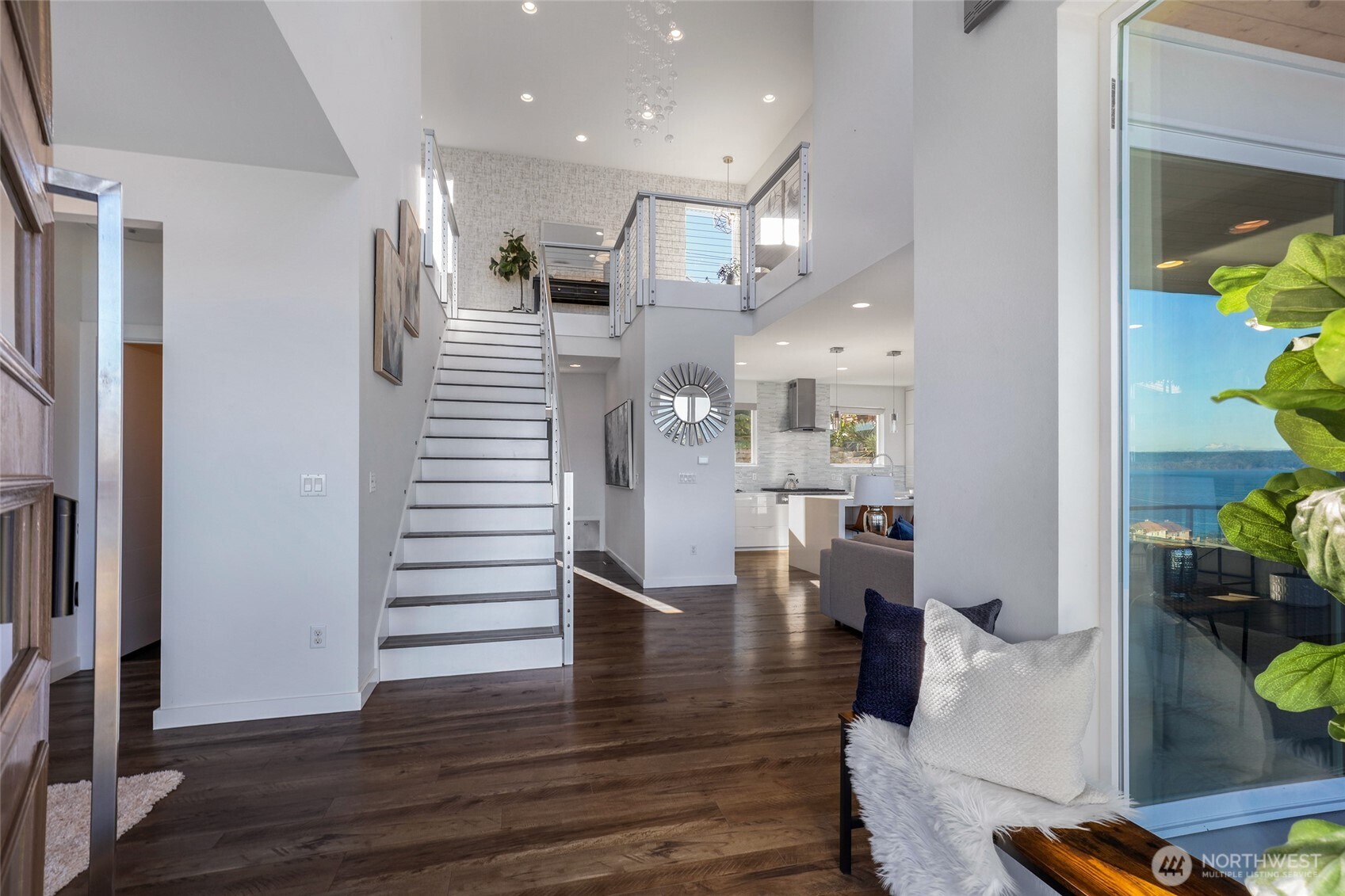 6720 Soundview Drive NE