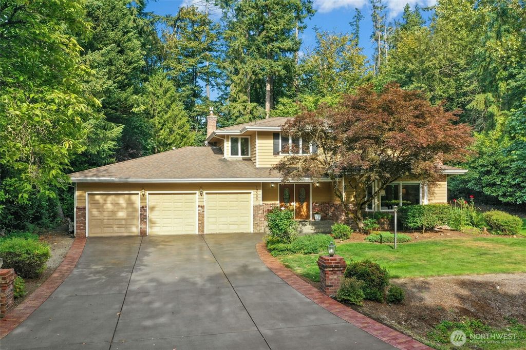 Photo of 19500 189th Place NE, Woodinville, WA 98077 (MLS # 2402344)