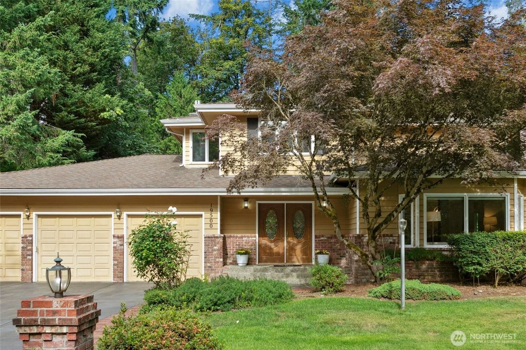 Photo of 19500 189th Place NE, Woodinville, WA 98077 (MLS # 2402344)