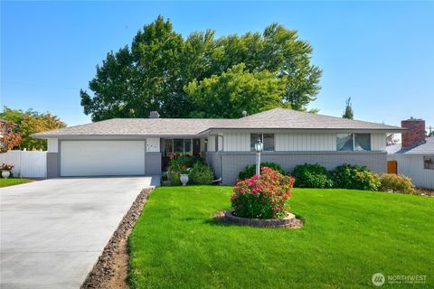 Photo of 405 N 61st Avenue, Yakima, WA 98908 (MLS # 2499745)