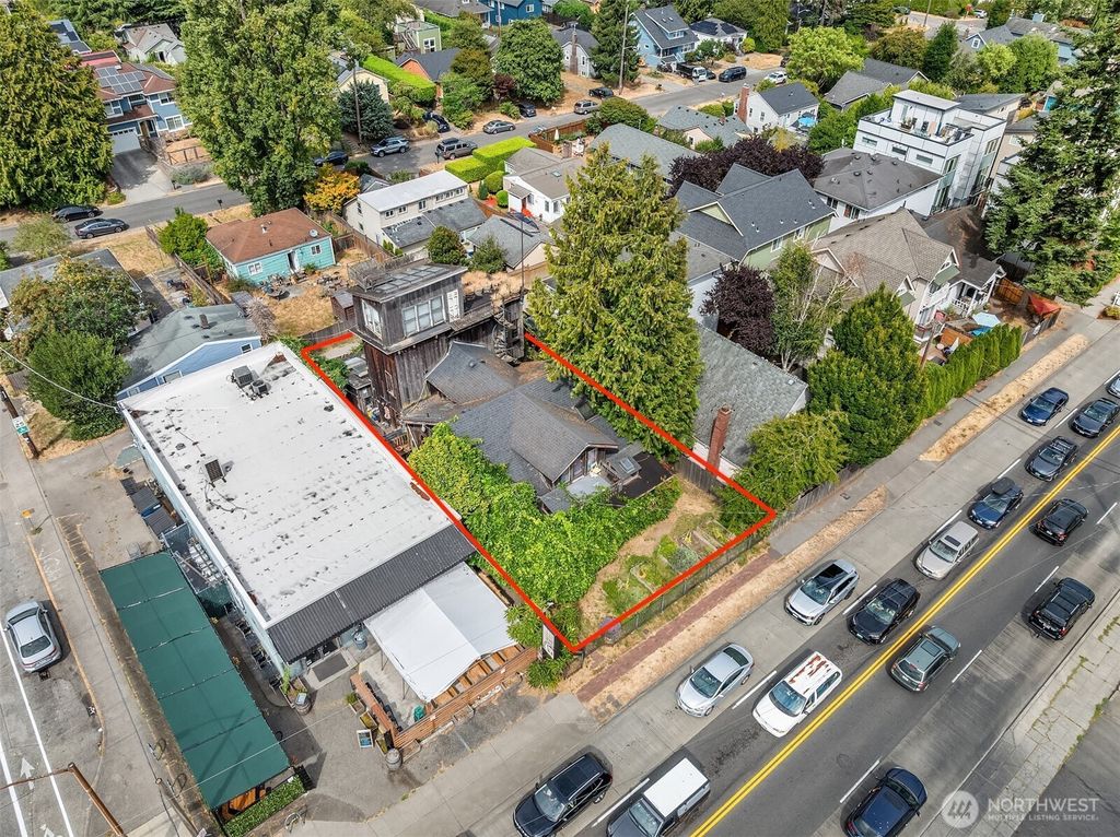 Photo of 652 NW 85th Street, Seattle, WA 98117 (MLS # 2417325)