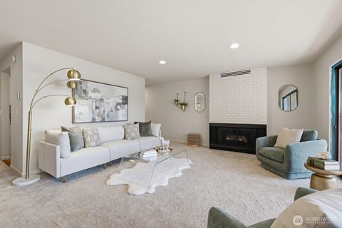 Photo of 2929 76th Avenue SE #410, Mercer Island, WA 98040 (MLS # 2521625)