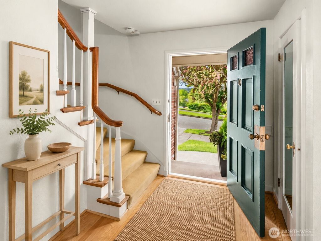 Photo of 409 W Dravus Street, Seattle, WA 98119 (MLS # 2524145)