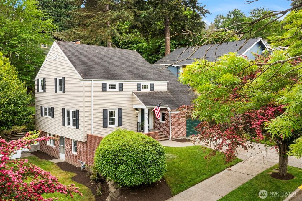 Photo of 409 W Dravus Street, Seattle, WA 98119 (MLS # 2524145)