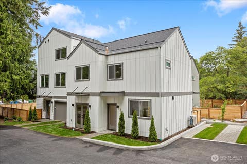 Photo of 10326 B Ashworth Avenue N, Seattle, WA 98133 (MLS # 2565646)