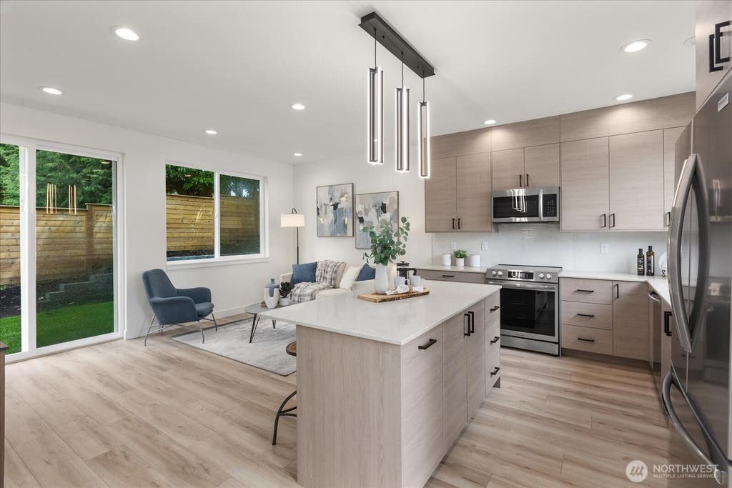 Photo of 10326 B Ashworth Avenue N, Seattle, WA 98133 (MLS # 2565646)
