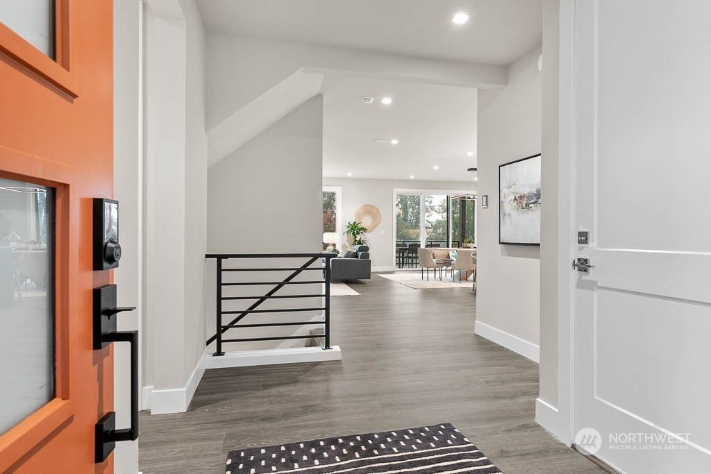 Photo of 11046 SE 60th Lane, Bellevue, WA 98006 (MLS # 1994618)