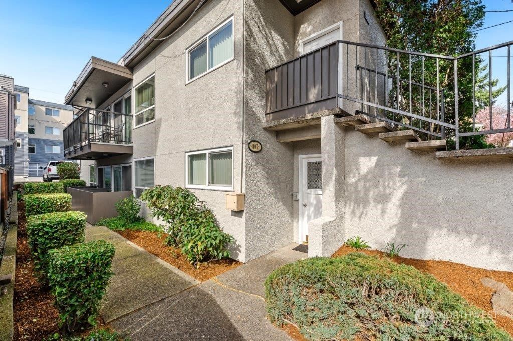 Photo of 807 6th Avenue N, Seattle, WA 98109 (MLS # 2212285)