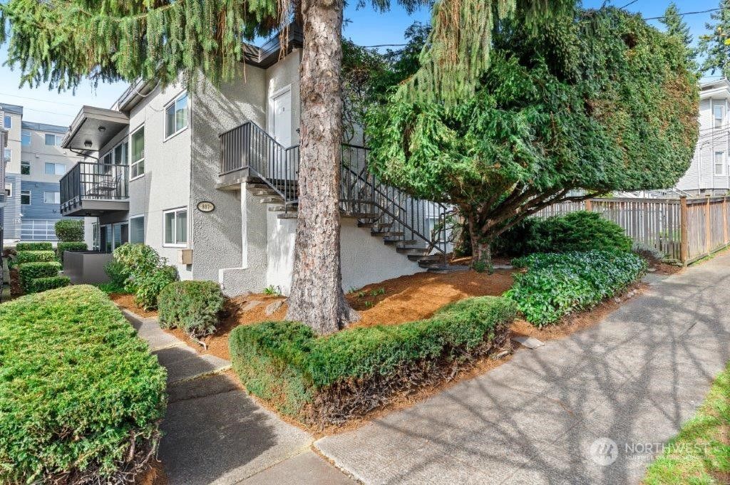 Photo of 807 6th Avenue N, Seattle, WA 98109 (MLS # 2212285)