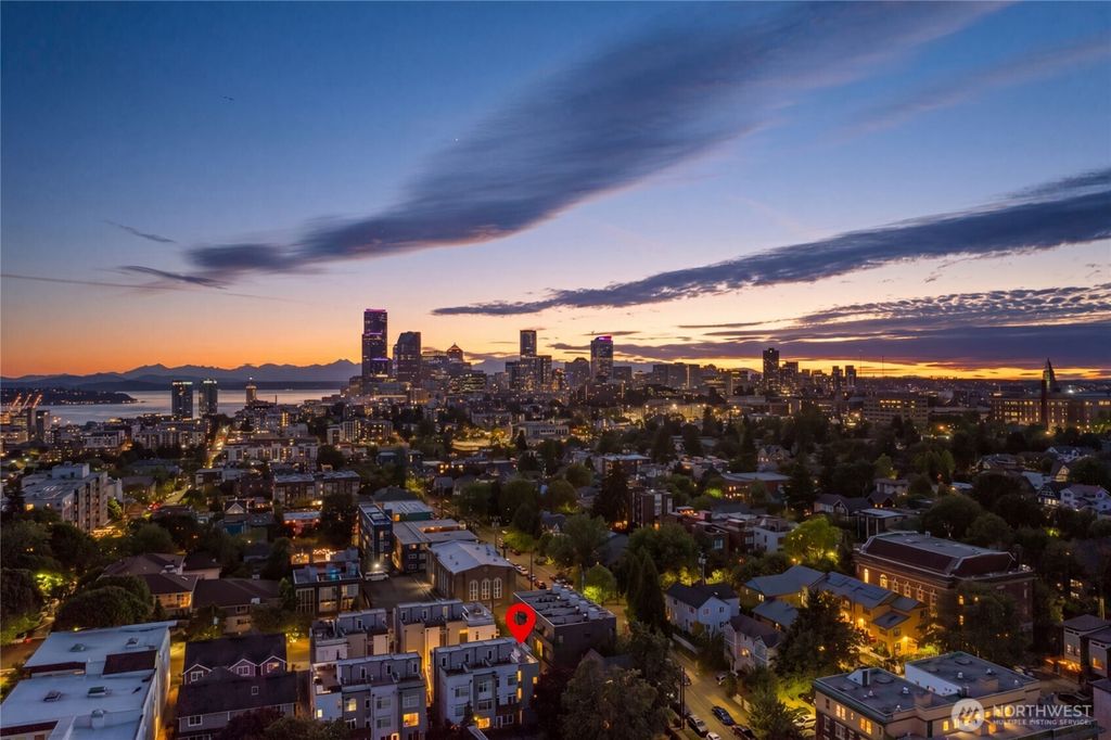 Photo of 124 20th Avenue #B, Seattle, WA 98122 (MLS # 2542144)