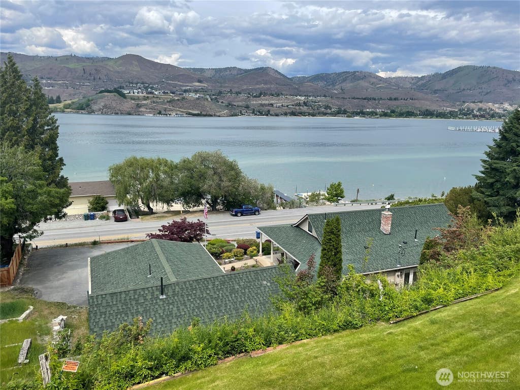 Photo of 1902 W Prospect Street #105, Chelan, WA 98816 (MLS # 2563725)