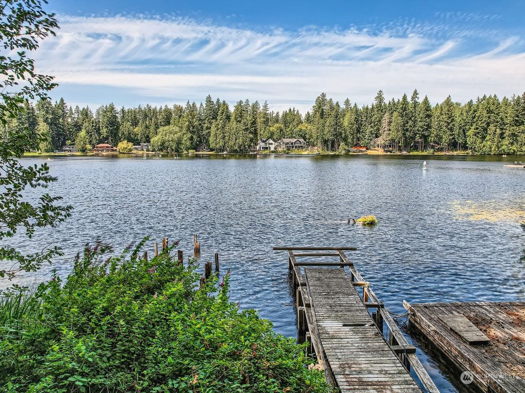 Photo of 2317 E Beaver Lake Drive SE, Sammamish, WA 98075 (MLS # 2191044)
