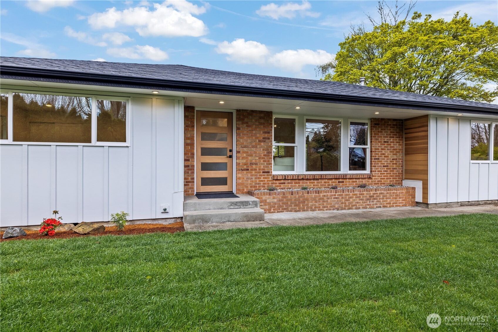 3318 Grandview Drive W