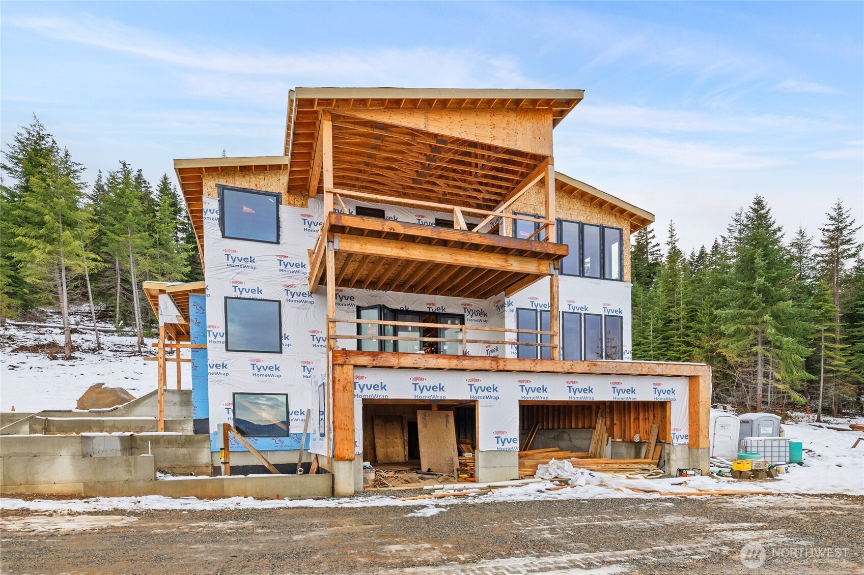 901 Whisper Creek Drive