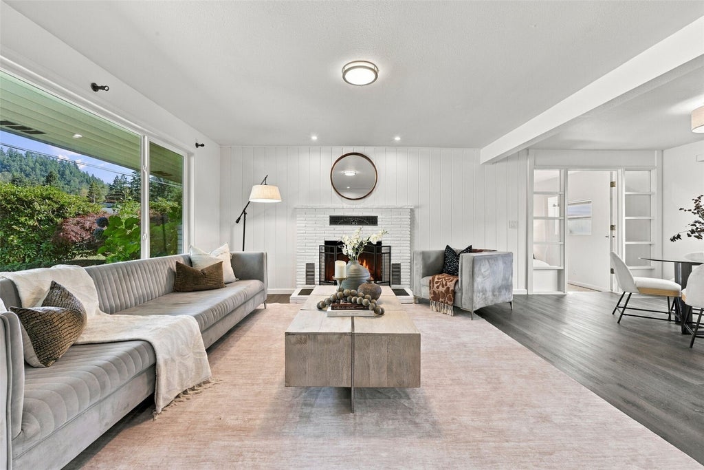 Photo of 325 SE Andrews Street, Issaquah, WA 98027 (MLS # 2599390)