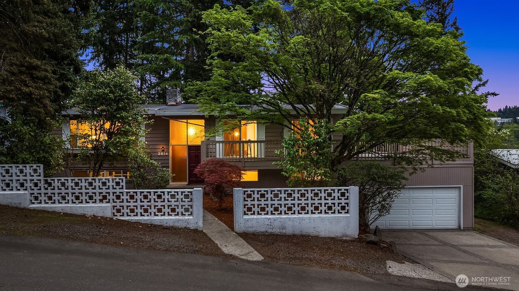 Photo of 2814 129th Avenue SE, Bellevue, WA 98005 (MLS # 2521807)