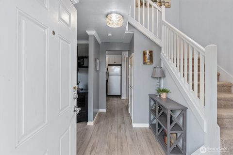 Photo of 304 29th Street SE #101, Auburn, WA 98002 (MLS # 2552738)