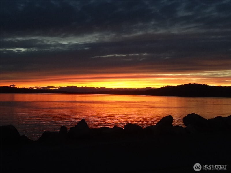 2423 Day Island Boulevard W