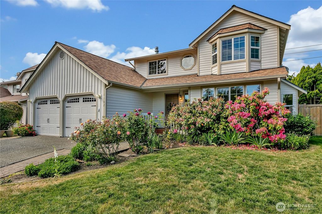 Photo of 1102 SW 348th Place, Federal Way, WA 98023 (MLS # 2386234)