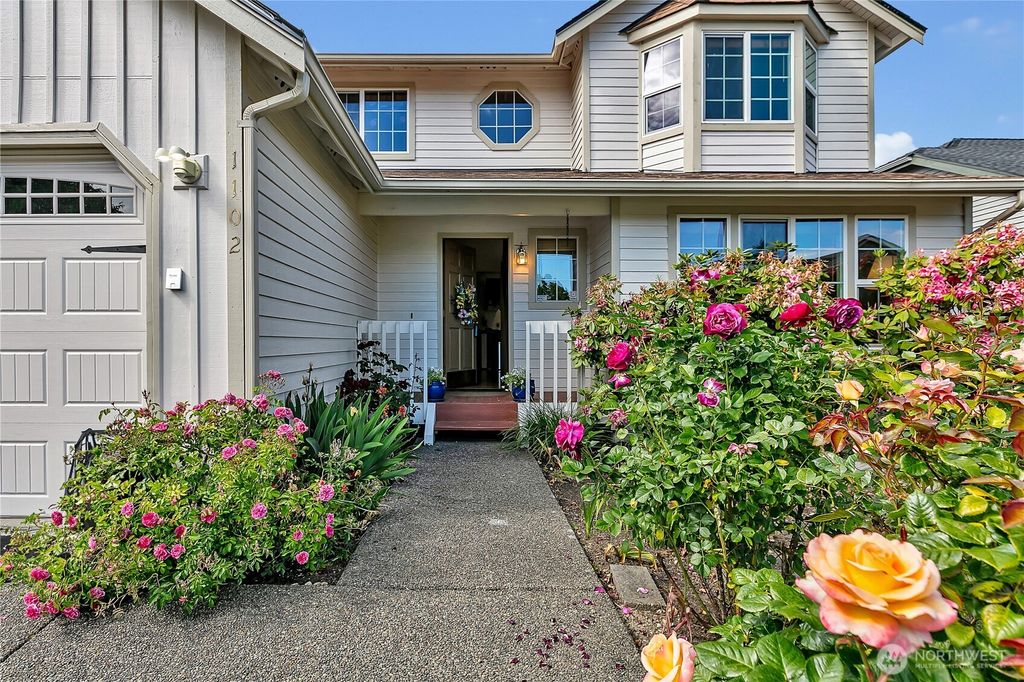 Photo of 1102 SW 348th Place, Federal Way, WA 98023 (MLS # 2386234)