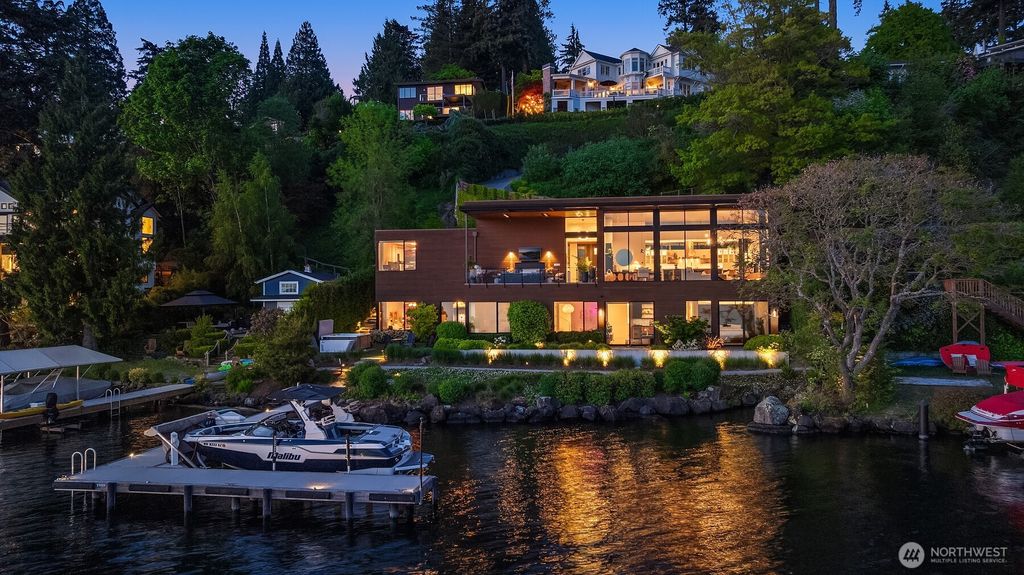 Photo of 4041 W Mercer Way, Mercer Island, WA 98040 (MLS # 2522184)