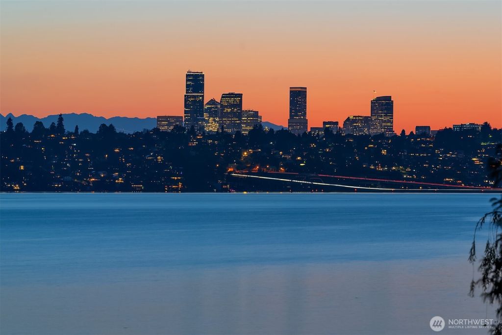 Photo of 4041 W Mercer Way, Mercer Island, WA 98040 (MLS # 2522184)