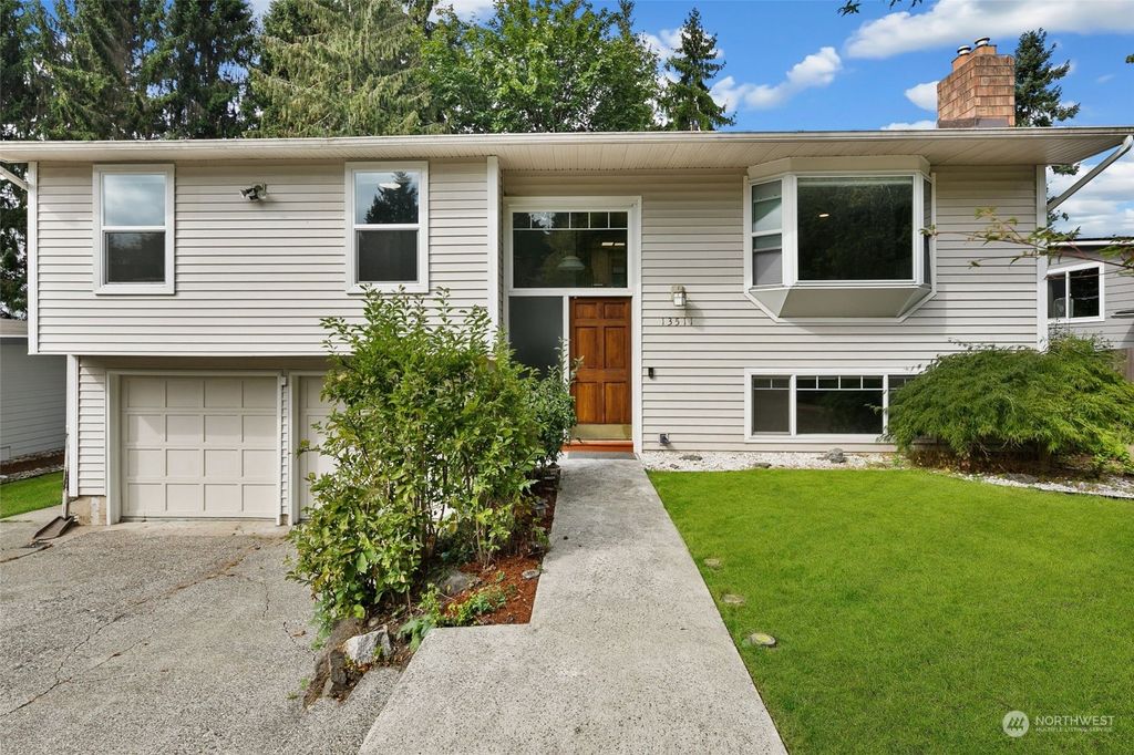 Photo of 13511 115th Avenue NE, Kirkland, WA 98034 (MLS # 2158102)