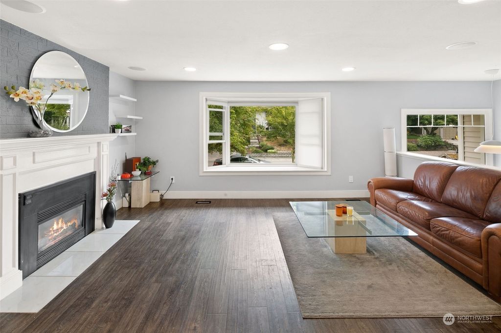 Photo of 13511 115th Avenue NE, Kirkland, WA 98034 (MLS # 2158102)