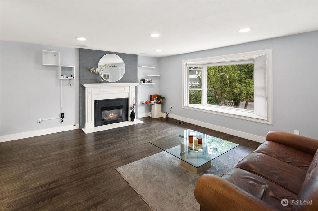 Photo of 13511 115th Avenue NE, Kirkland, WA 98034 (MLS # 2158102)