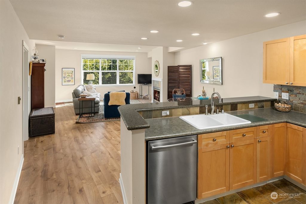 Photo of 1000 Cabin Creek Lane SW #D-203, Issaquah, WA 98027 (MLS # 2158995)