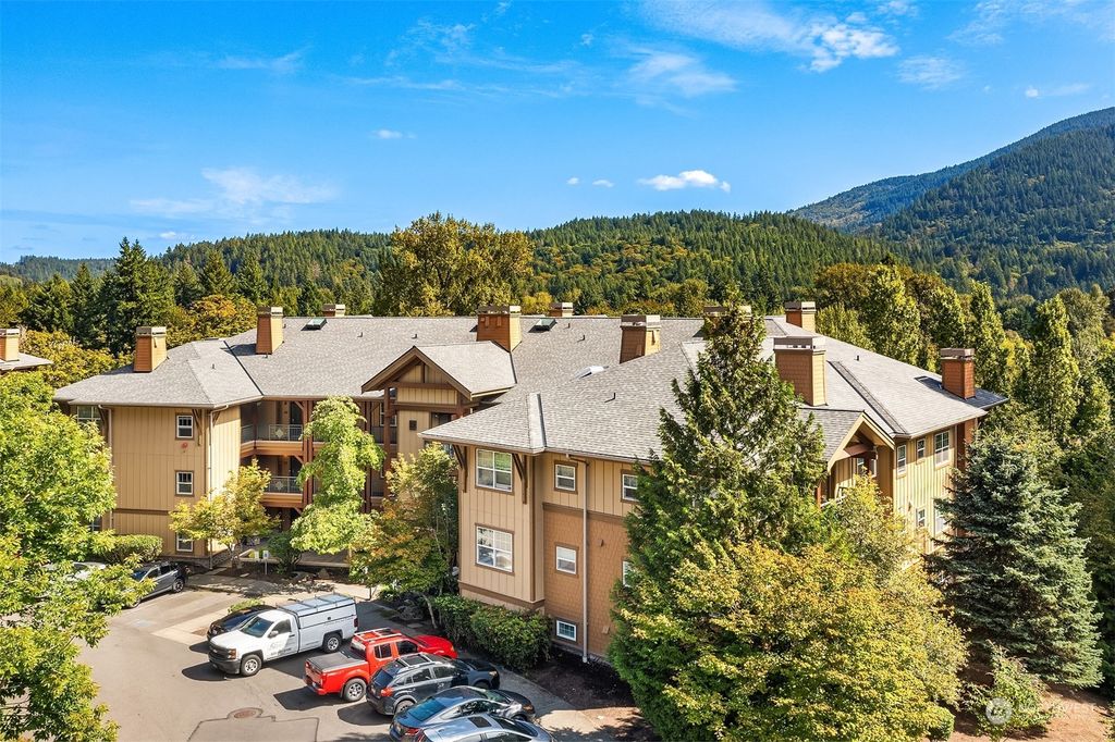 Photo of 1000 Cabin Creek Lane SW #D-203, Issaquah, WA 98027 (MLS # 2158995)