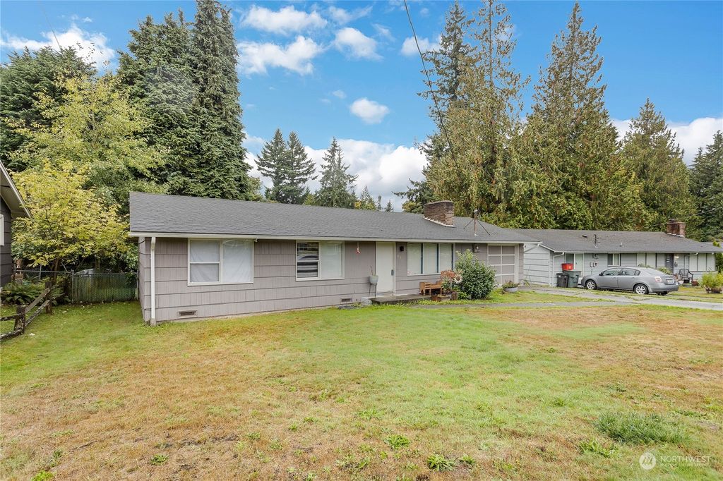 Photo of 4944 Vista Place, Everett, WA 98203 (MLS # 2166916)