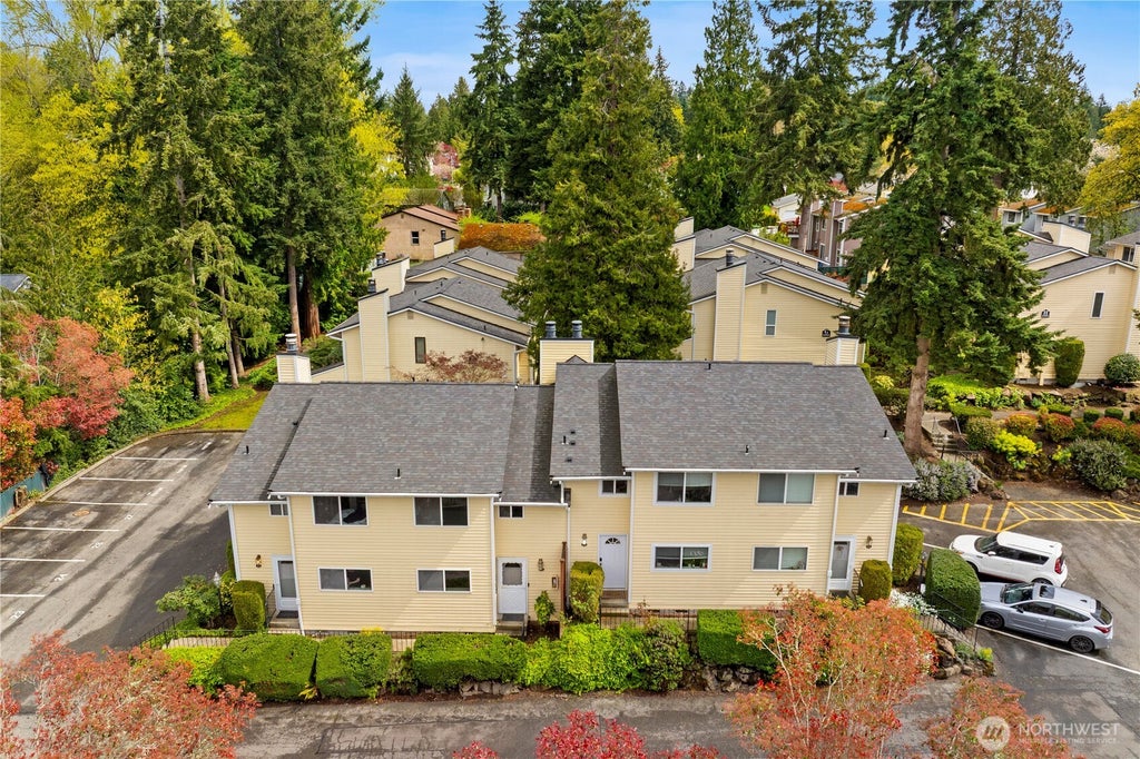 Photo of 12024 101st Avenue NE #E2, Kirkland, WA 98034 (MLS # 2542853)